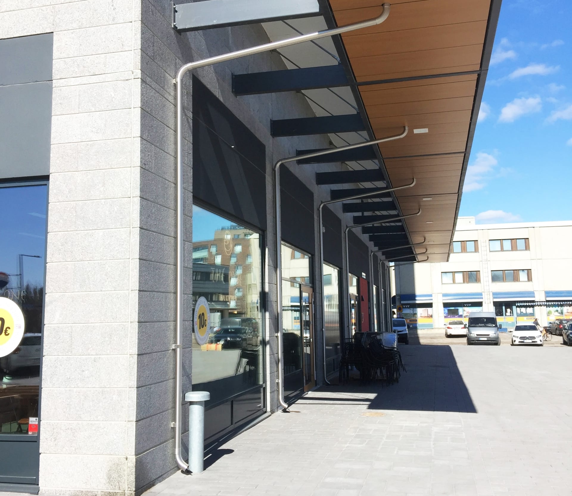 RST-alastulot asennettuna katokseen