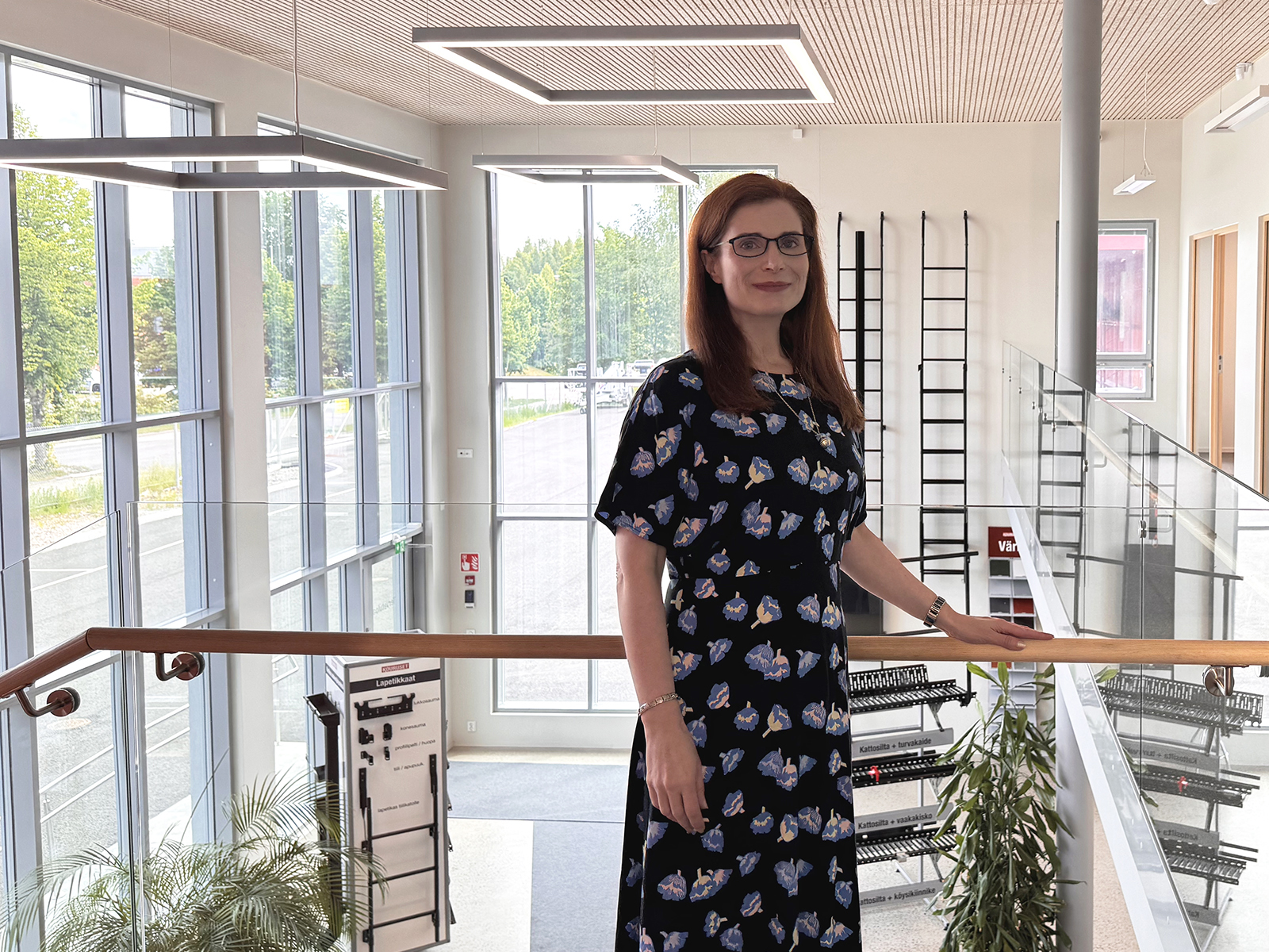 Markkinointipäällikkö Tuija Halonen Kouruset-toimitilassa